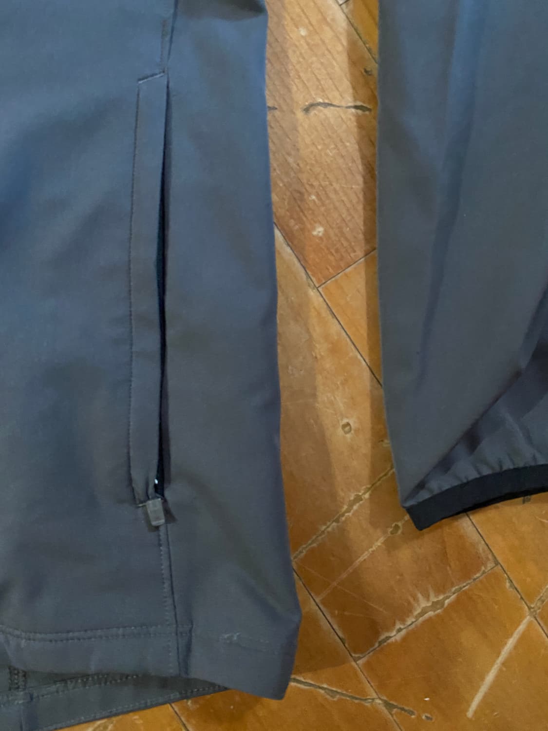 언더아머 남성 그레이 러닝 바람막이 XL (105) 상품이미지3