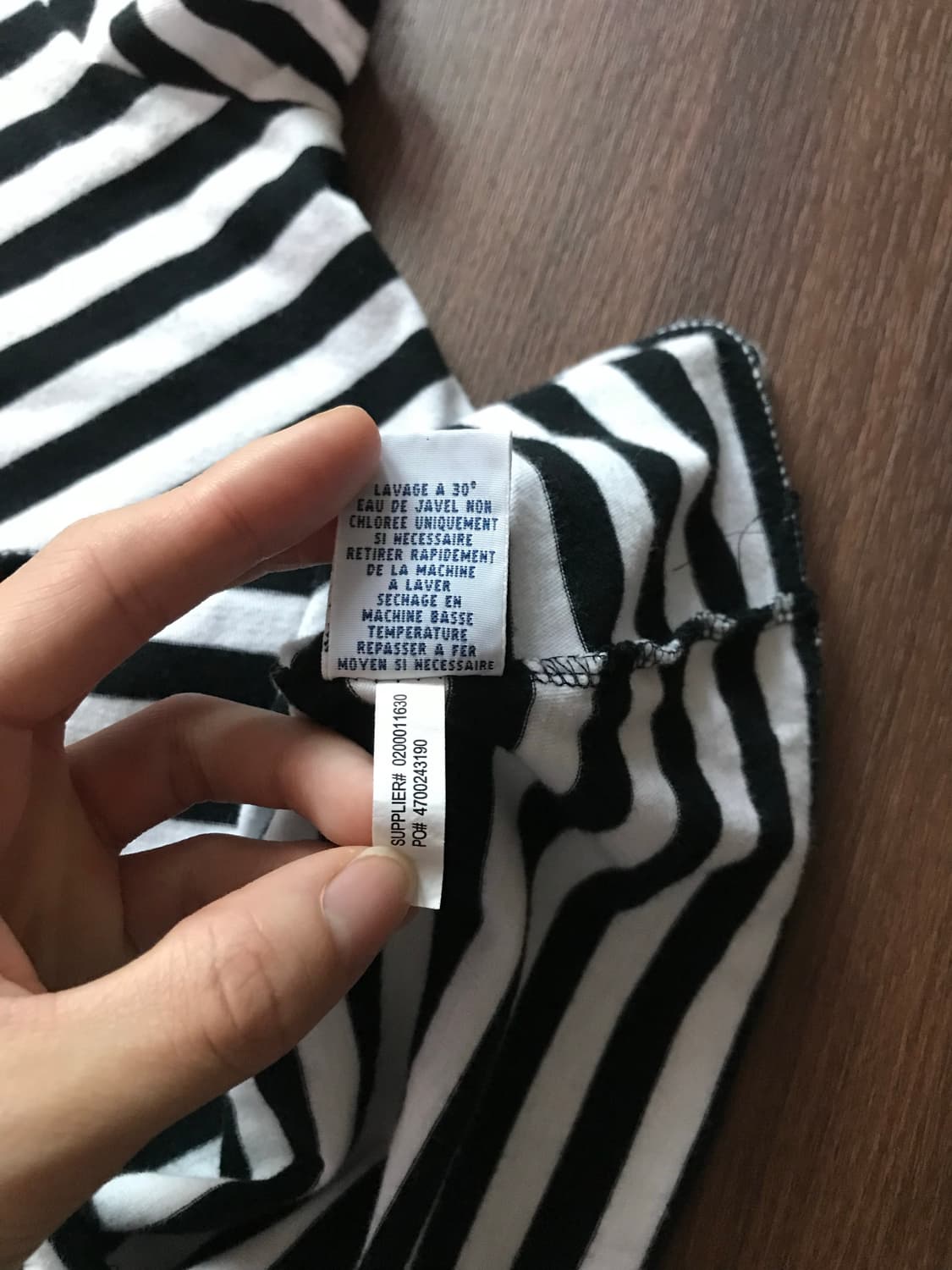폴로 랄프로렌 포니 로고 스트라이프 브이넥 반팔티 상품이미지9
