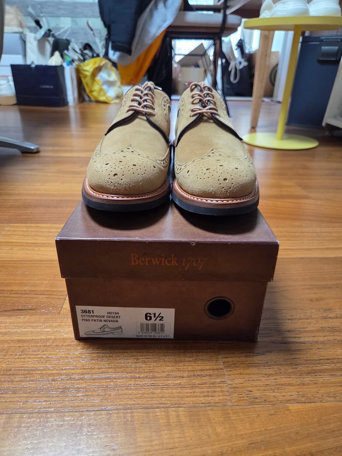 [새상품] Berwick 1707 스웨이드 윙팁 슈즈 상품이미지1