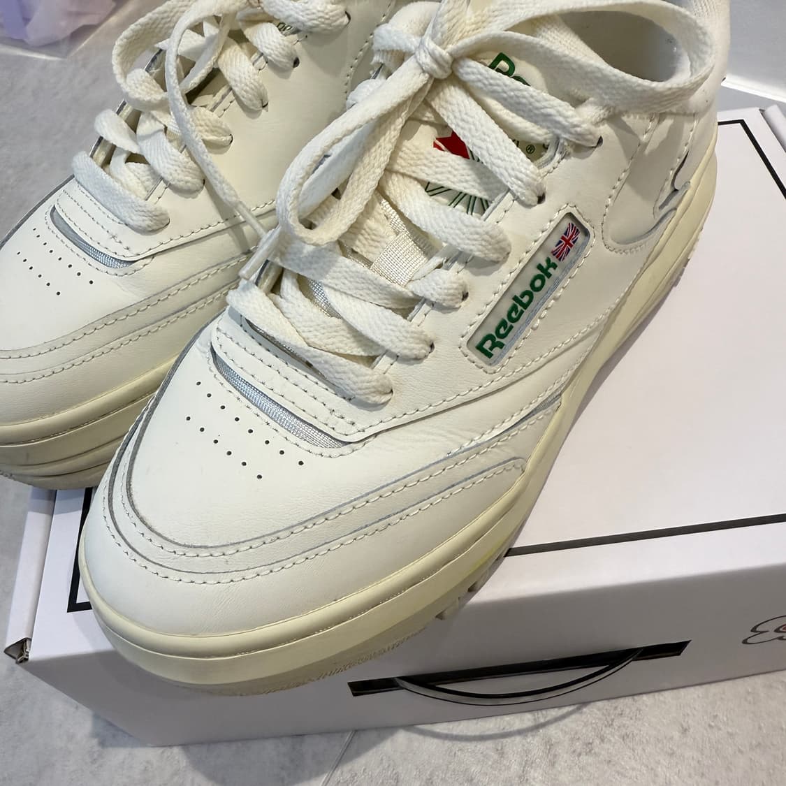 리복 클럽 C 엑스트라 크림컬러 스니커즈 235사이즈 상품이미지3