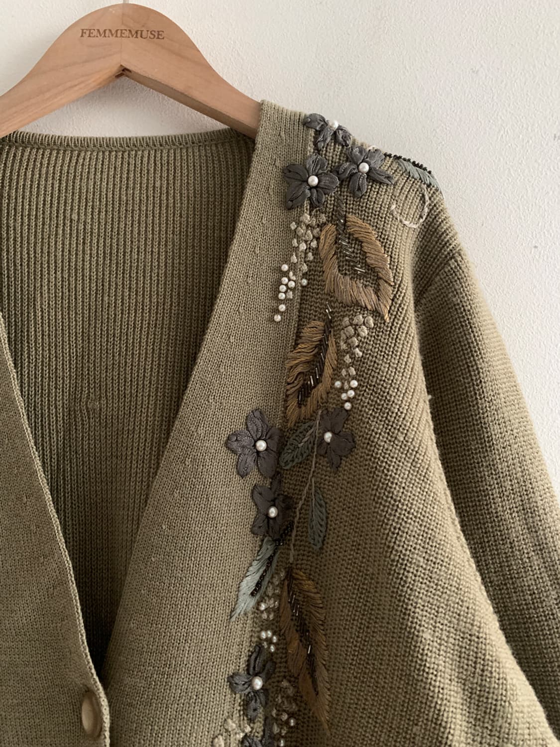 Flower Emboridery Khaki Cardigan 상품이미지4