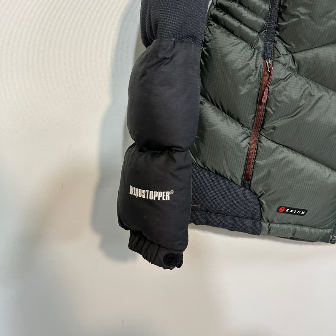 아이더 남성 윈드스토퍼 구스다운 패딩 95 빵빵함 상품이미지2