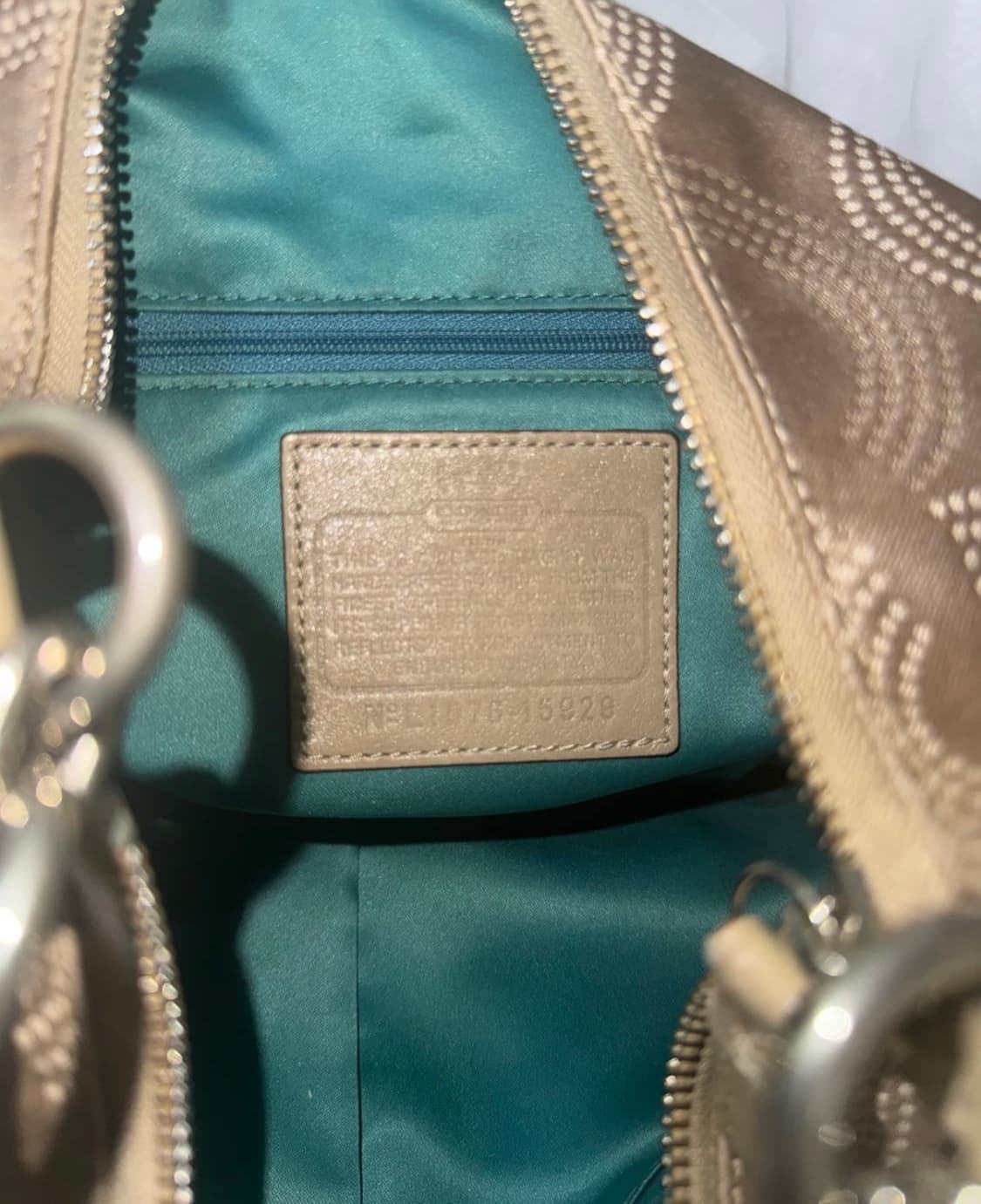 코치 베이지 숄더백 상품이미지4