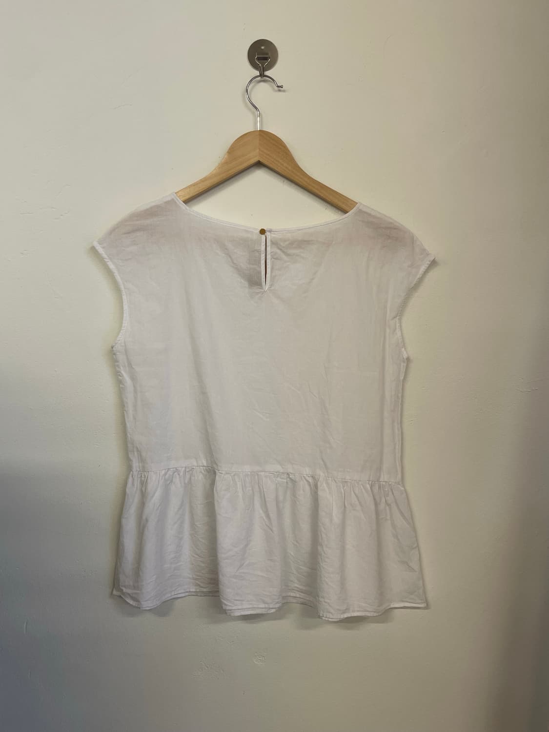 Flared frill sleeveless top 상품이미지2