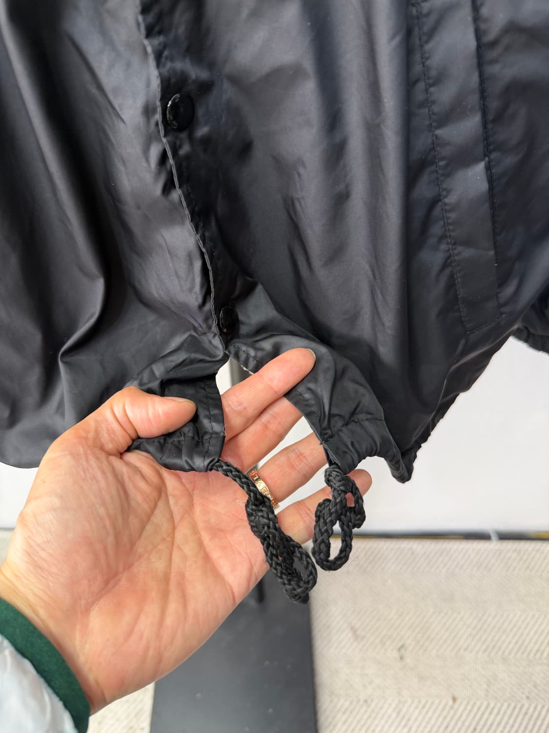 매장판정품) 꼼데가르송 블랙 코치자켓 M  상품이미지5