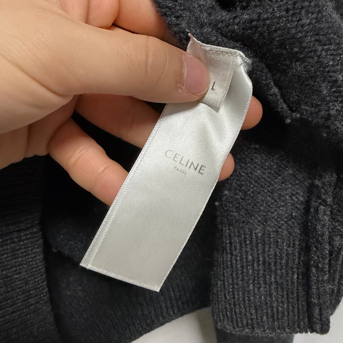 [S+급/L] 셀린느 트리옹프 울 캐시미어 니트 그레이 상품이미지6