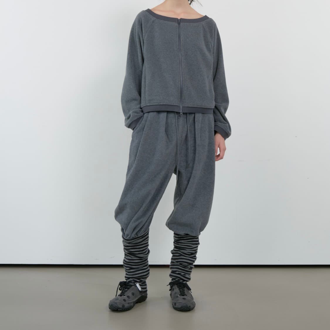 마조네 STRIPE LEG WARMER_BLACK/GREY 상품이미지2