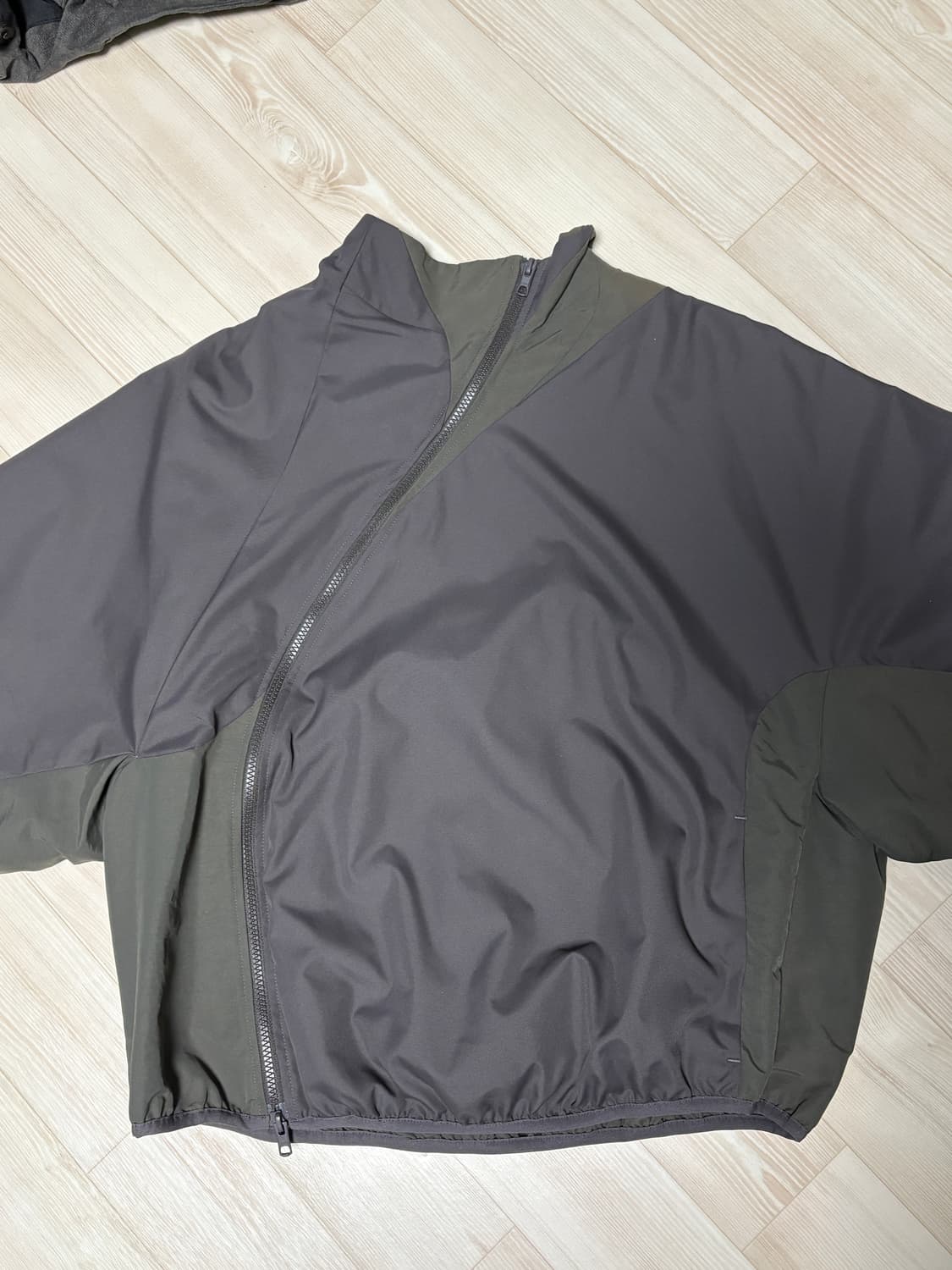 포스트 아카이브 팩션 4.0+ 테크니컬 자켓 라이트 차콜 M 상품이미지4