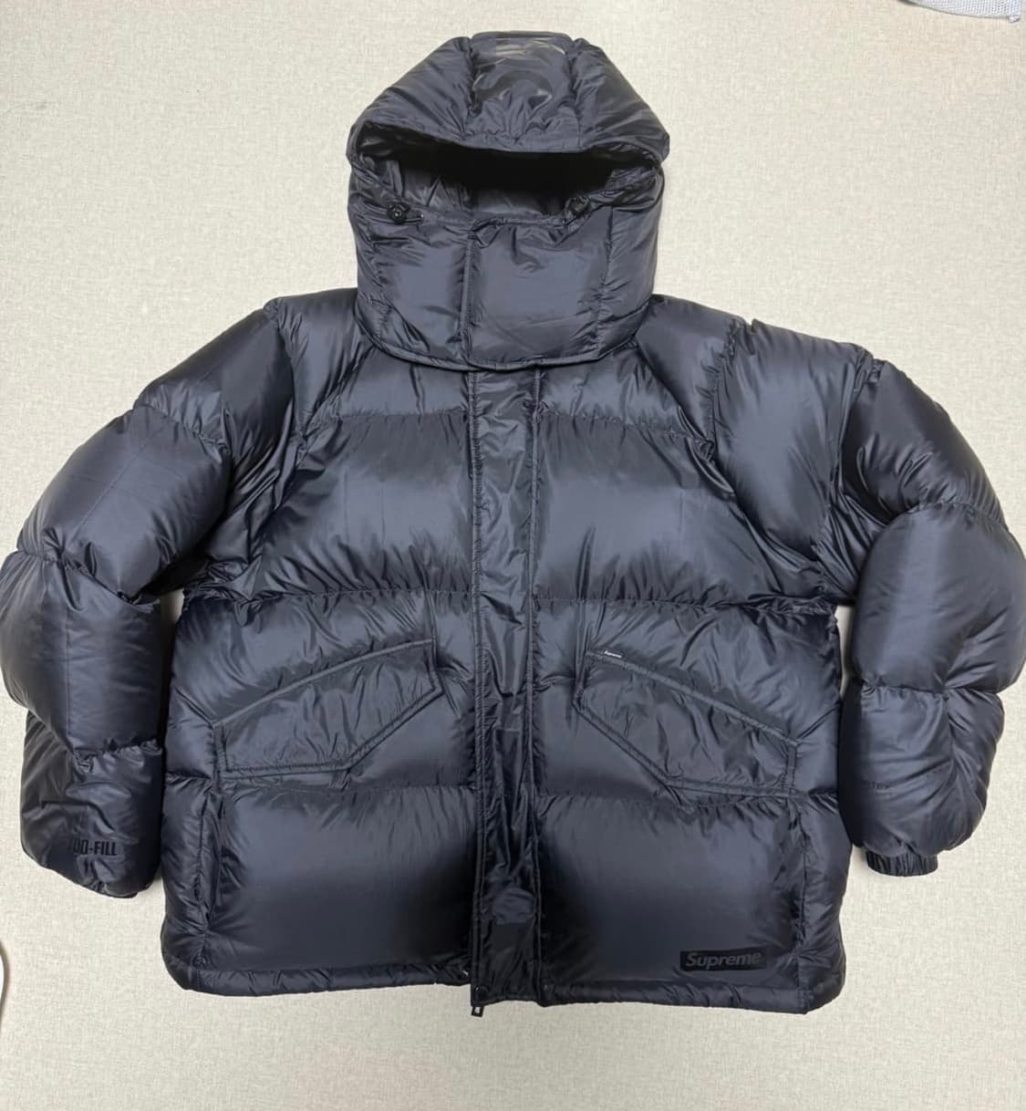 슈프림 700 필다운 라이트웨이트 패딩 24FW 상품이미지2