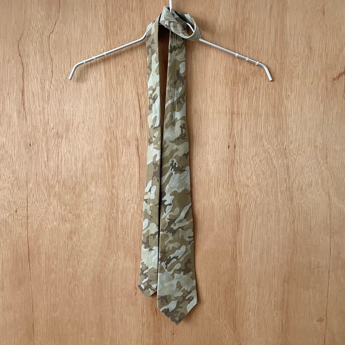 꼼데가르송 카모 패턴 넥타이 상품이미지1