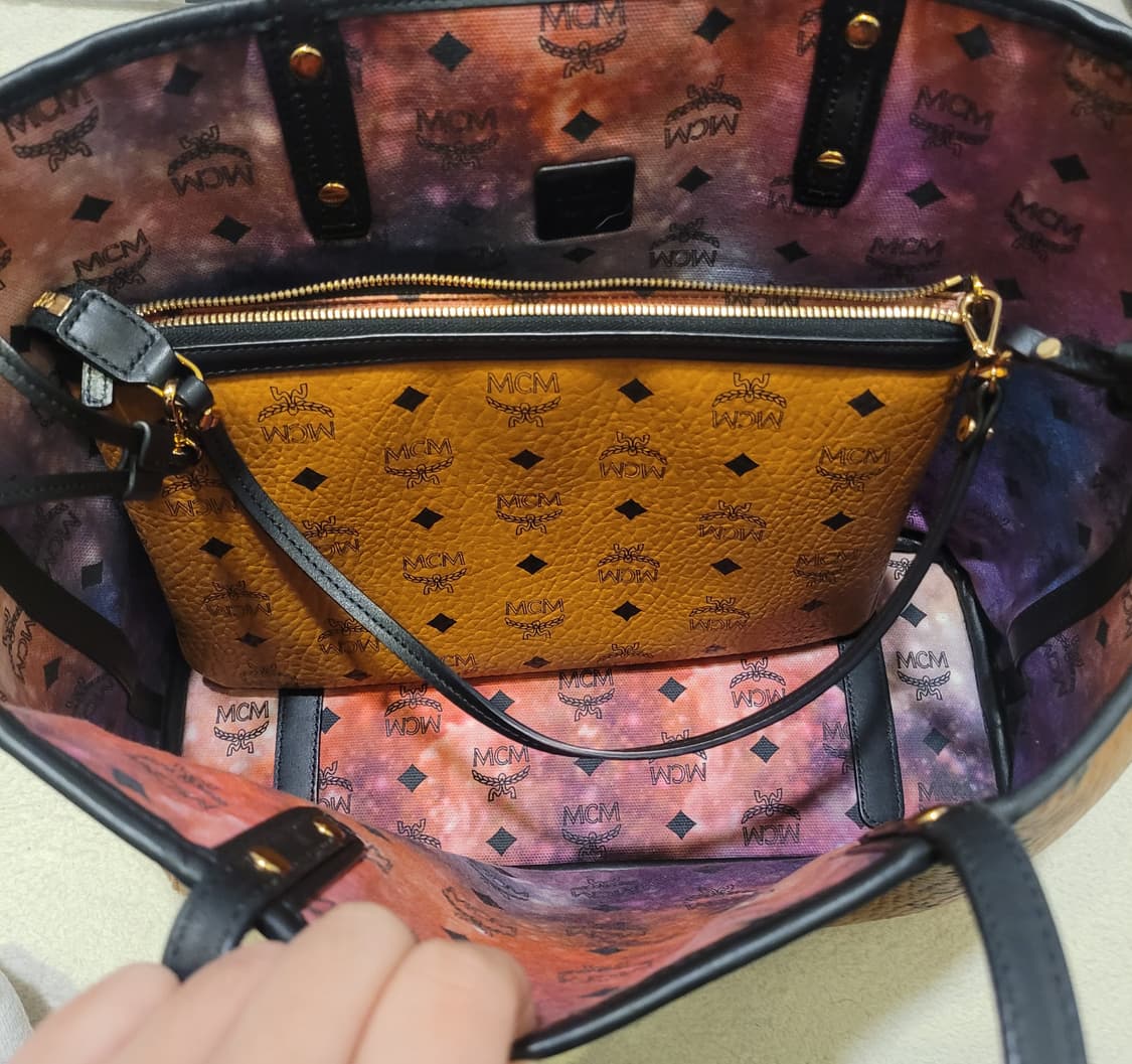 MCM 리버시블 비세토스 쇼퍼백 상품이미지9