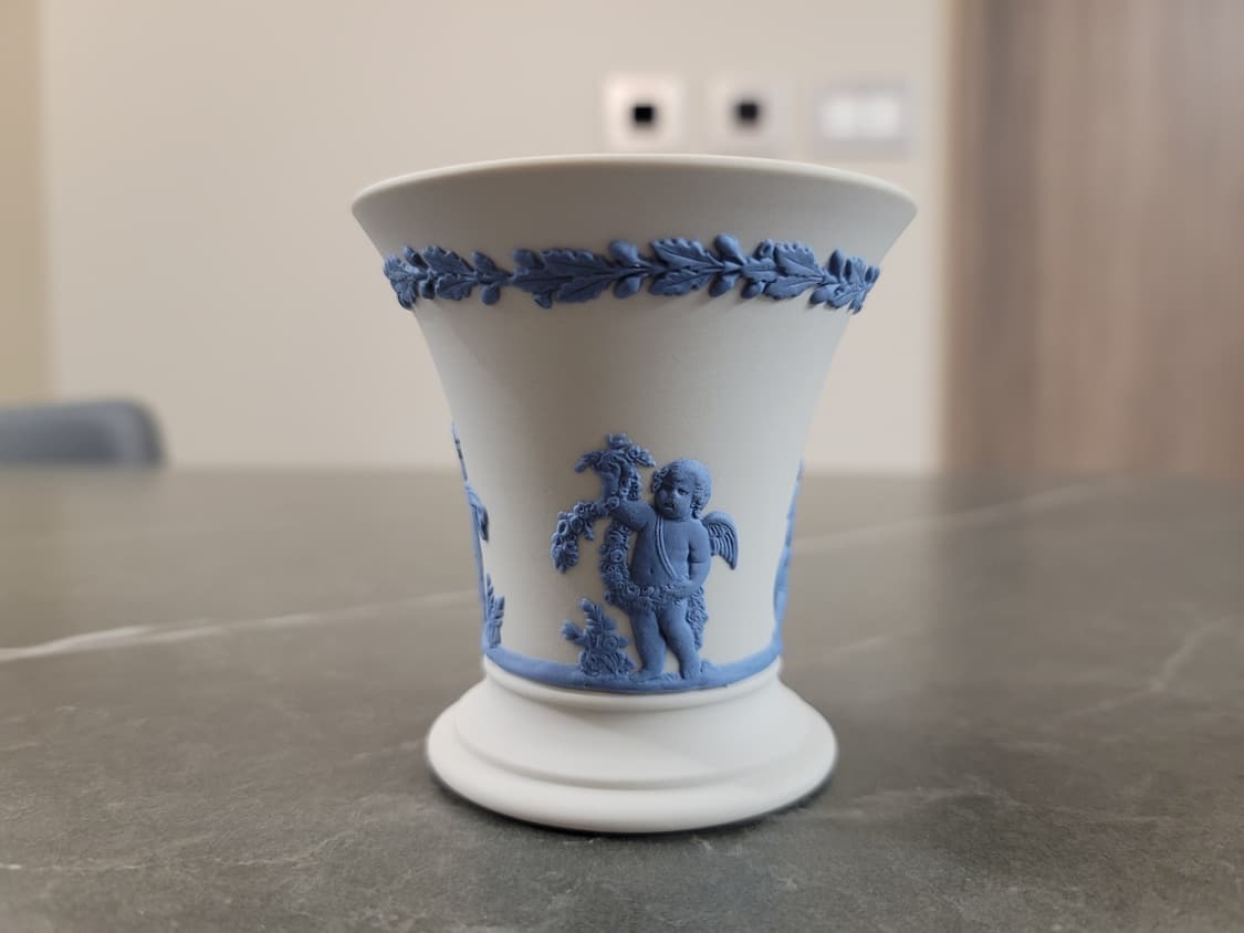 웨지우드 제스퍼웨어 라벤더 온 크림 화병 상품이미지5