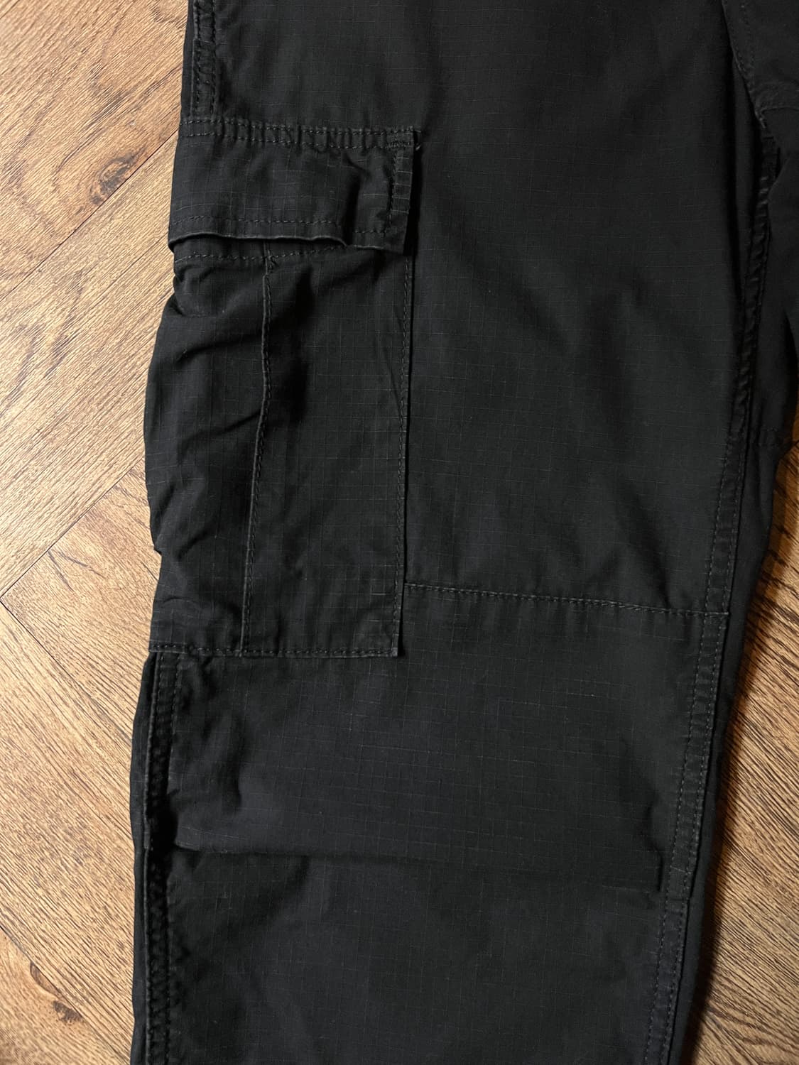 [30]칼하트 WIP 블랙 립스탑 레귤러 카고 팬츠 상품이미지3