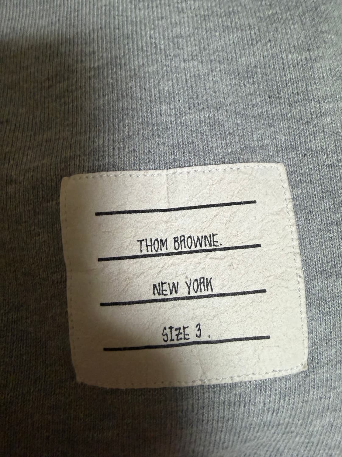 톰브라운 백삼선 맨투맨 그레이 3size 상품이미지3