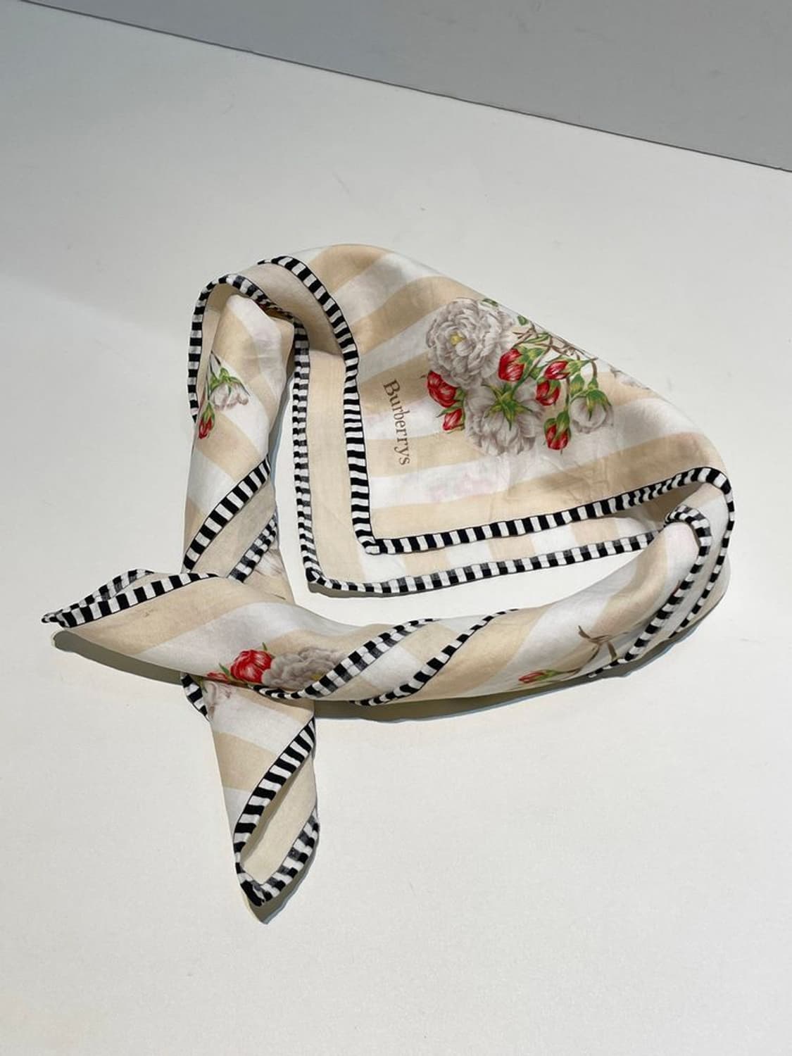 버버리 00s 시그니처 재팬 플라워 쁘띠 반다나 손수건 A1214 상품이미지1