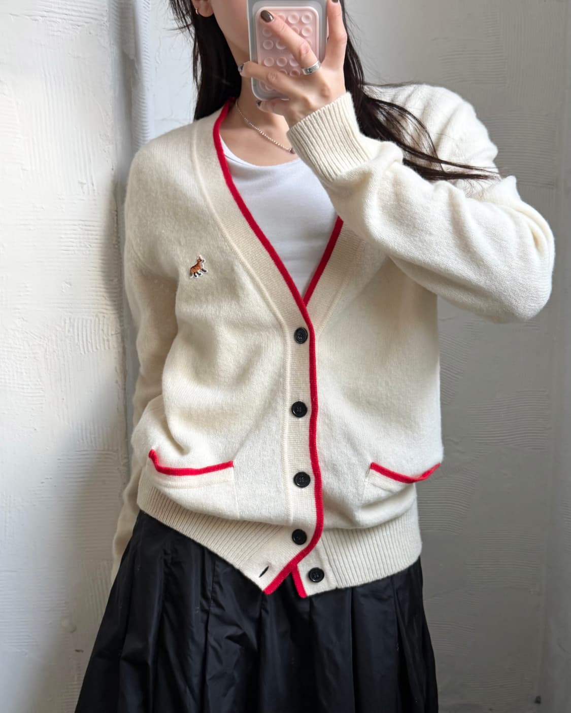 Maison Kitsune 메종키츠네 폭스패치 아이보리 브이넥 가디건 상품이미지2