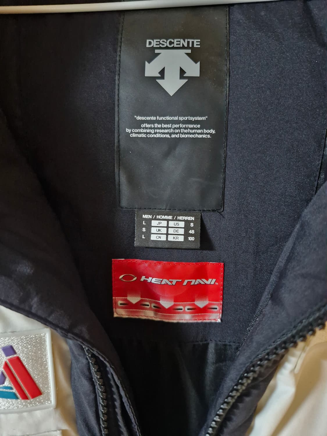 데상트 아우디스폰서 헤비다운 롱패딩 블랙100(실측105) 상품이미지7