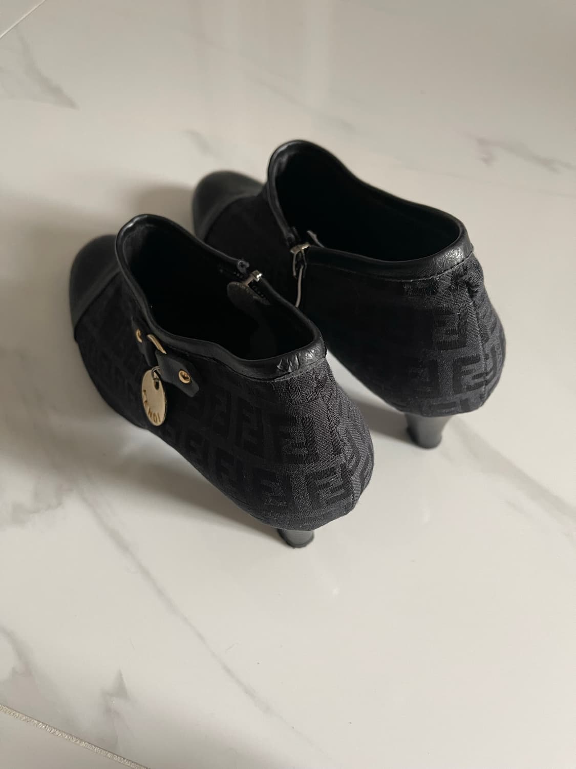 펜디 FF 로고 앵클 부츠 블랙 38 245 상품이미지3