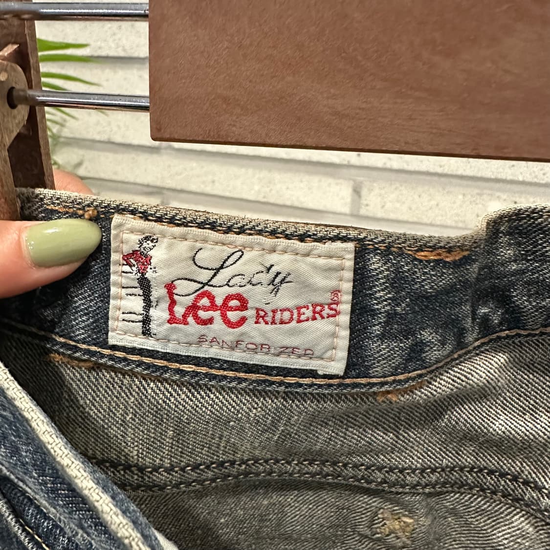 LEE 워싱 데님 팬츠 레귤러 스트레이트 핏 백 패치 로고 디테일 중청 상품이미지7