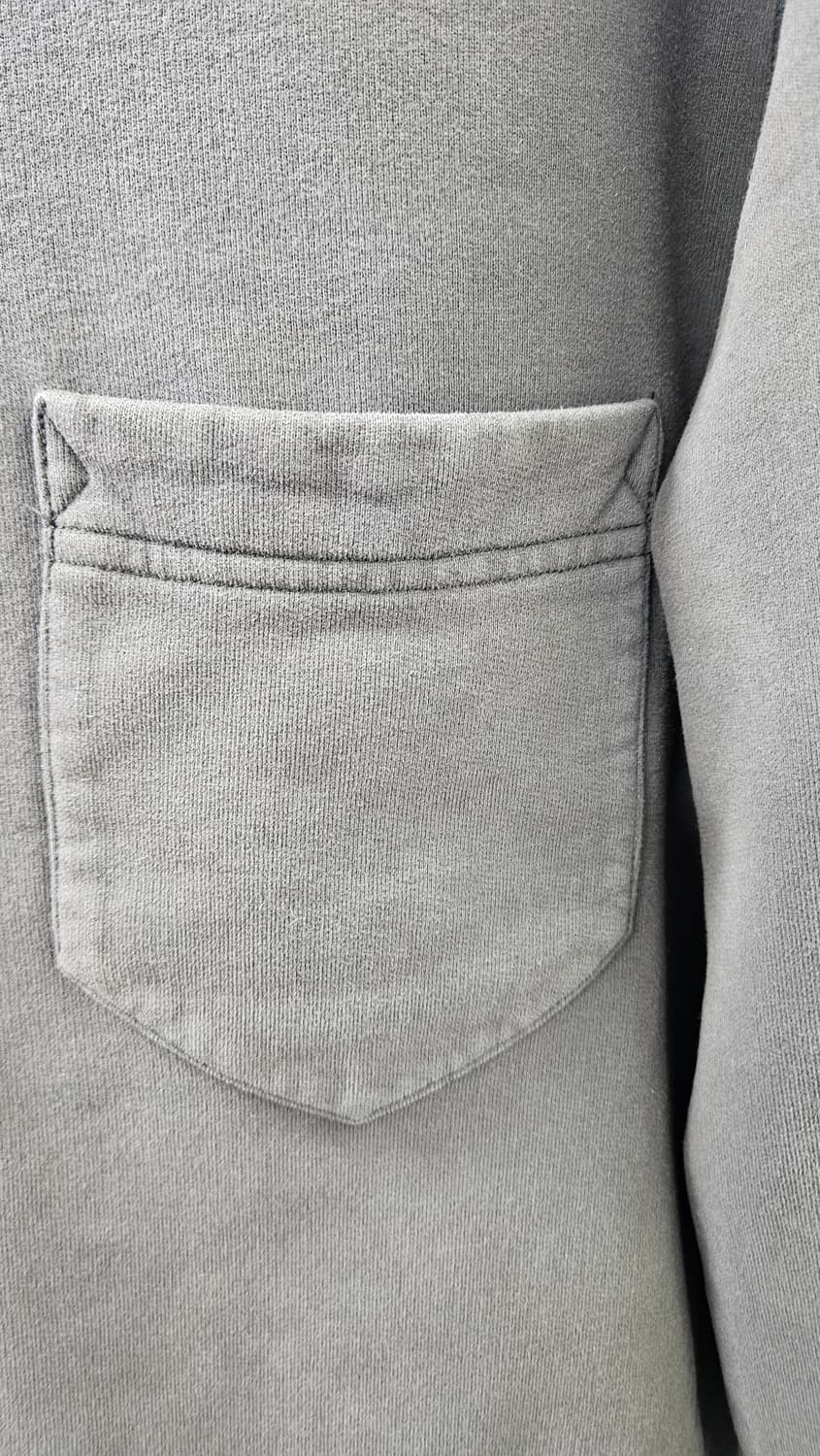 스톤아일랜드 가먼트다이 포켓 맨투맨 카키브라운(L) 상품이미지3