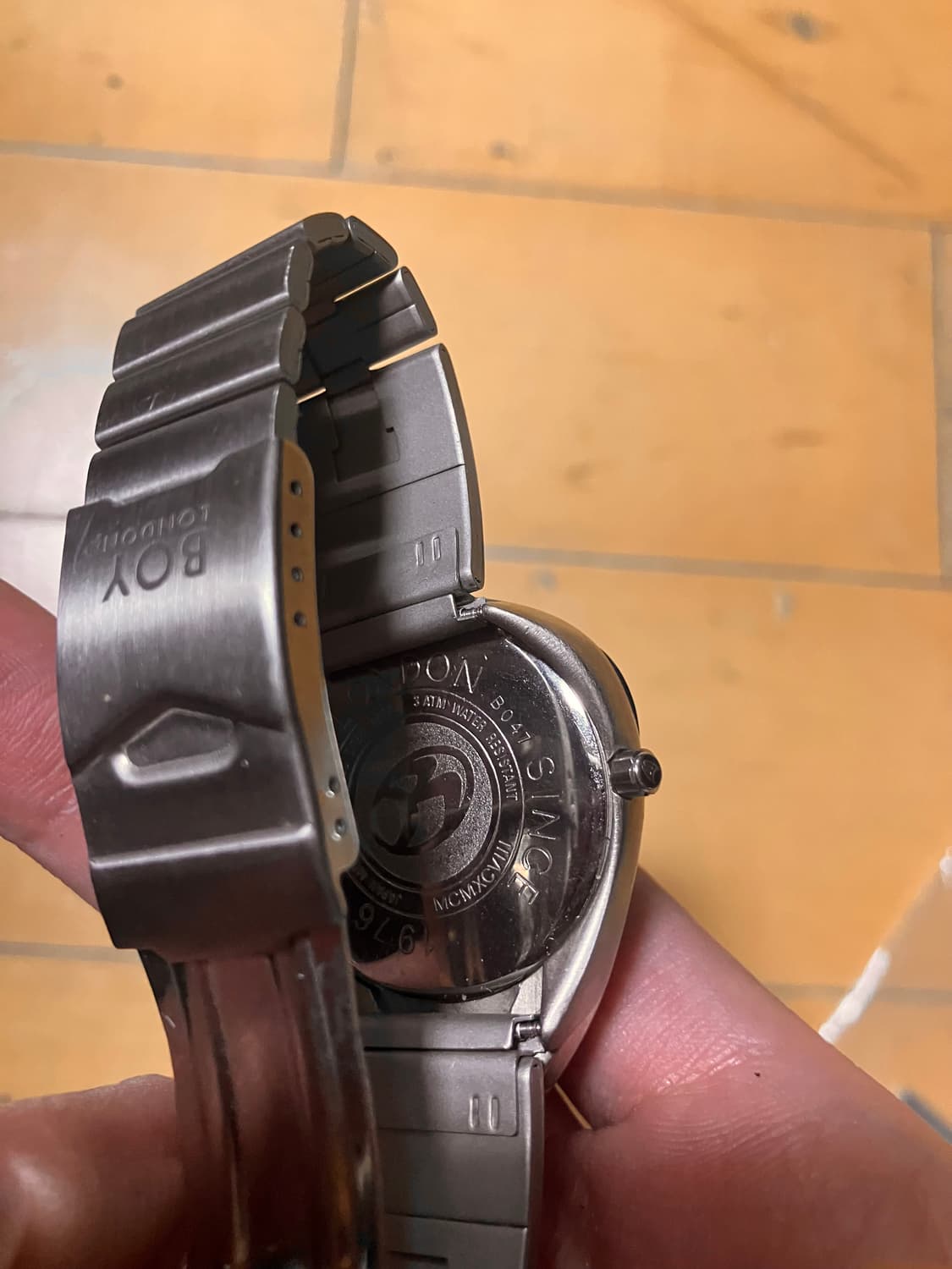 Boy london 90s 보이런던 블루아이 에일리언 쿼츠 시계 상품이미지4