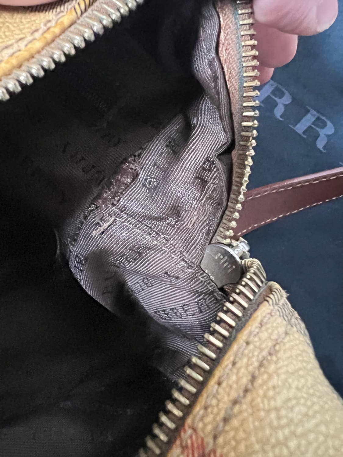 버버리 노바체크 카메라 크로스백 상품이미지9