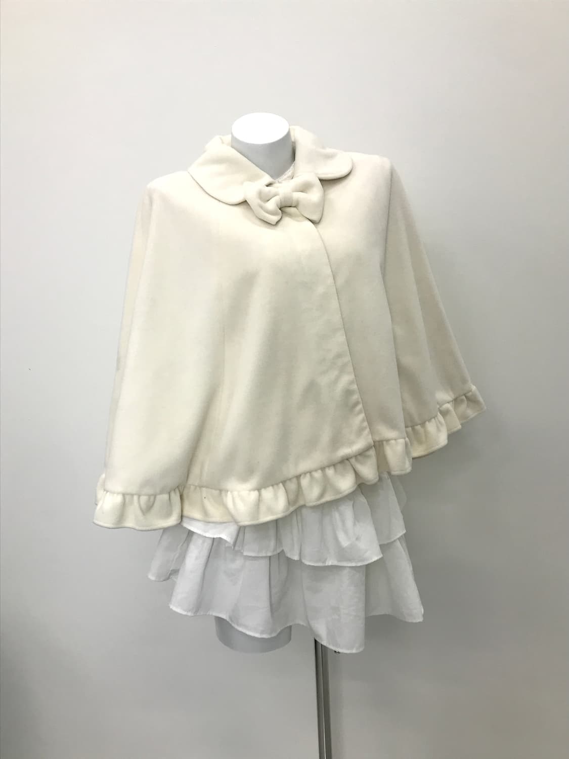  'LIZ LISA' Archive Big Ribbon Cape Coat 상품이미지1