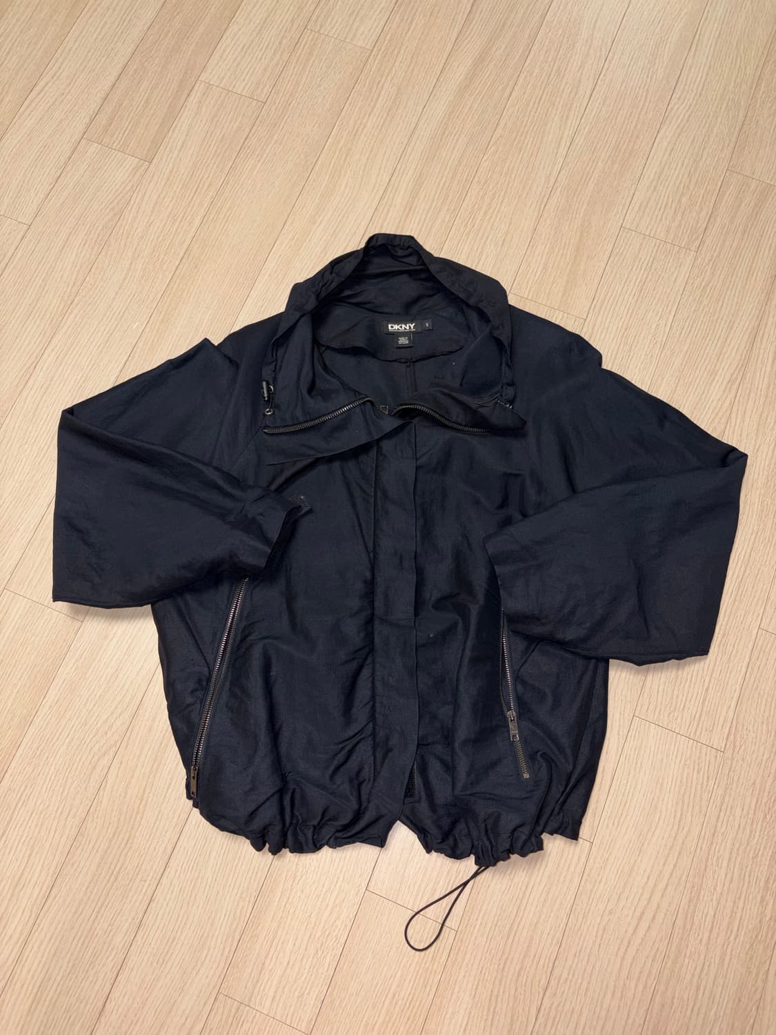 아야즈 dkny 바람막이 상품이미지4