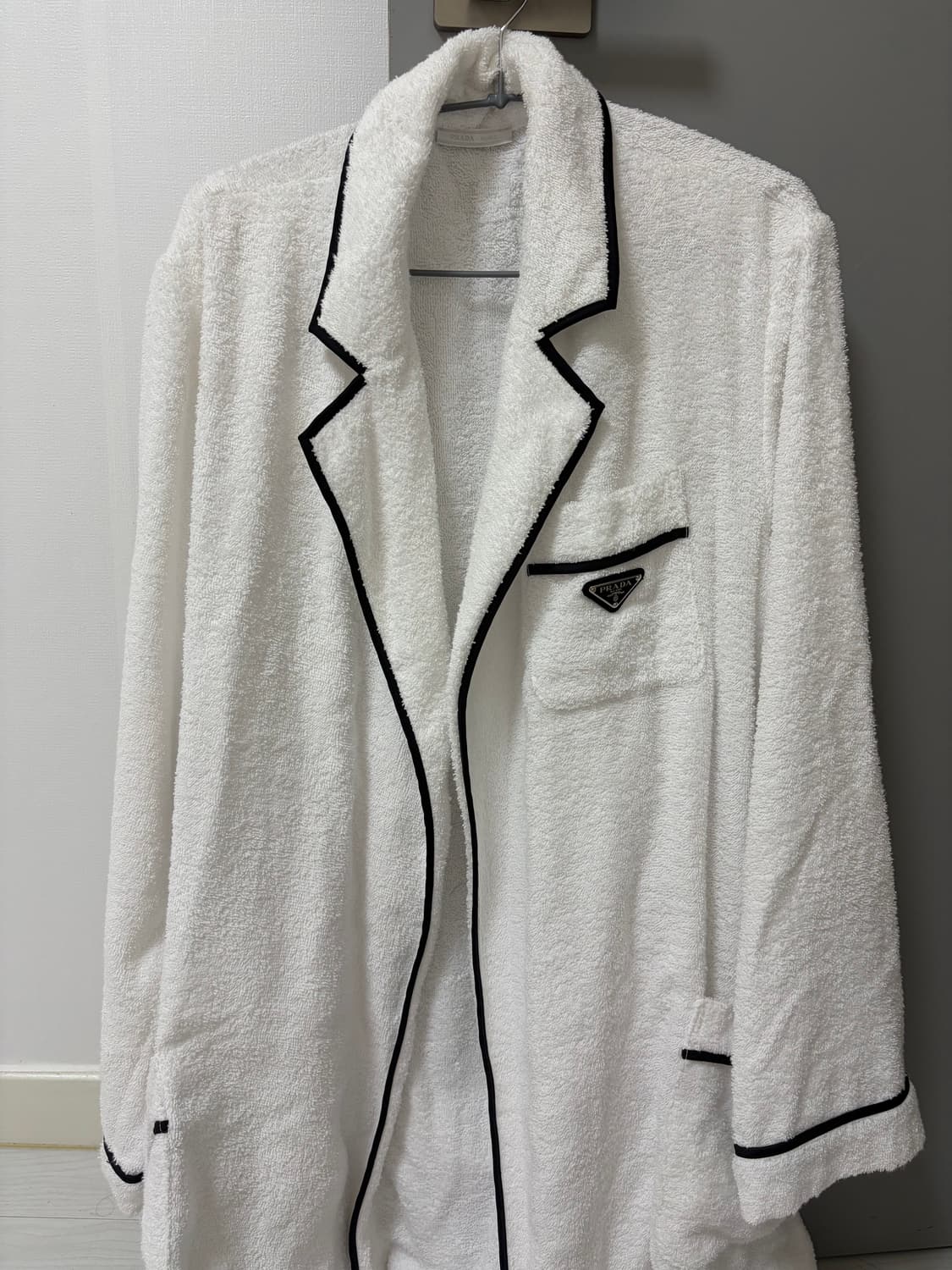 프라다 화이트 로브가운 M size 상품이미지3