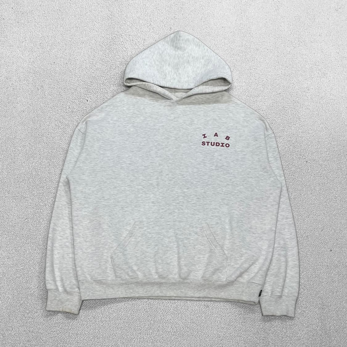 아이앱스튜디오 스펠 로고 후드티 오트밀 버건디 상품이미지2