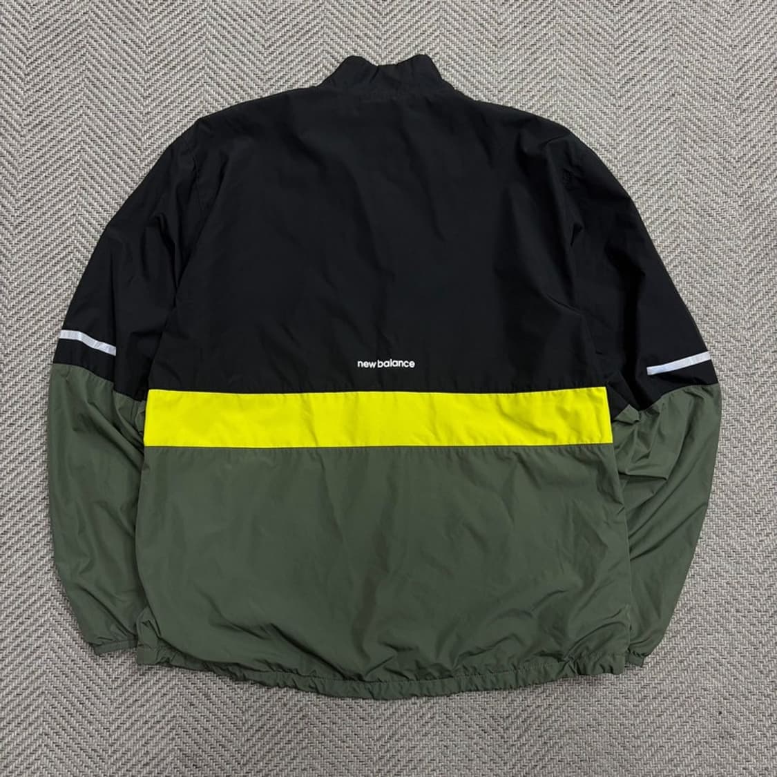 뉴발란스 배색 바람막이 v1803 상품이미지2