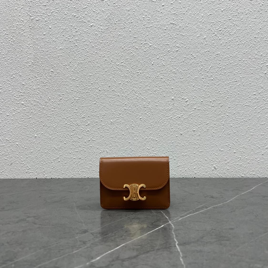 플랩 트리옹프 카드 지갑 - 샤이니 카프스킨(브론즈)
 상품이미지2