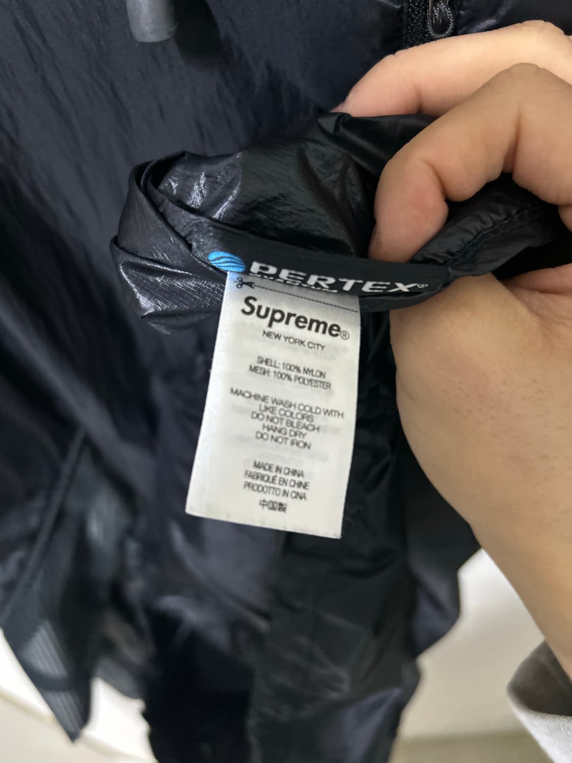 Supreme pertex zip up windbreaker  상품이미지4