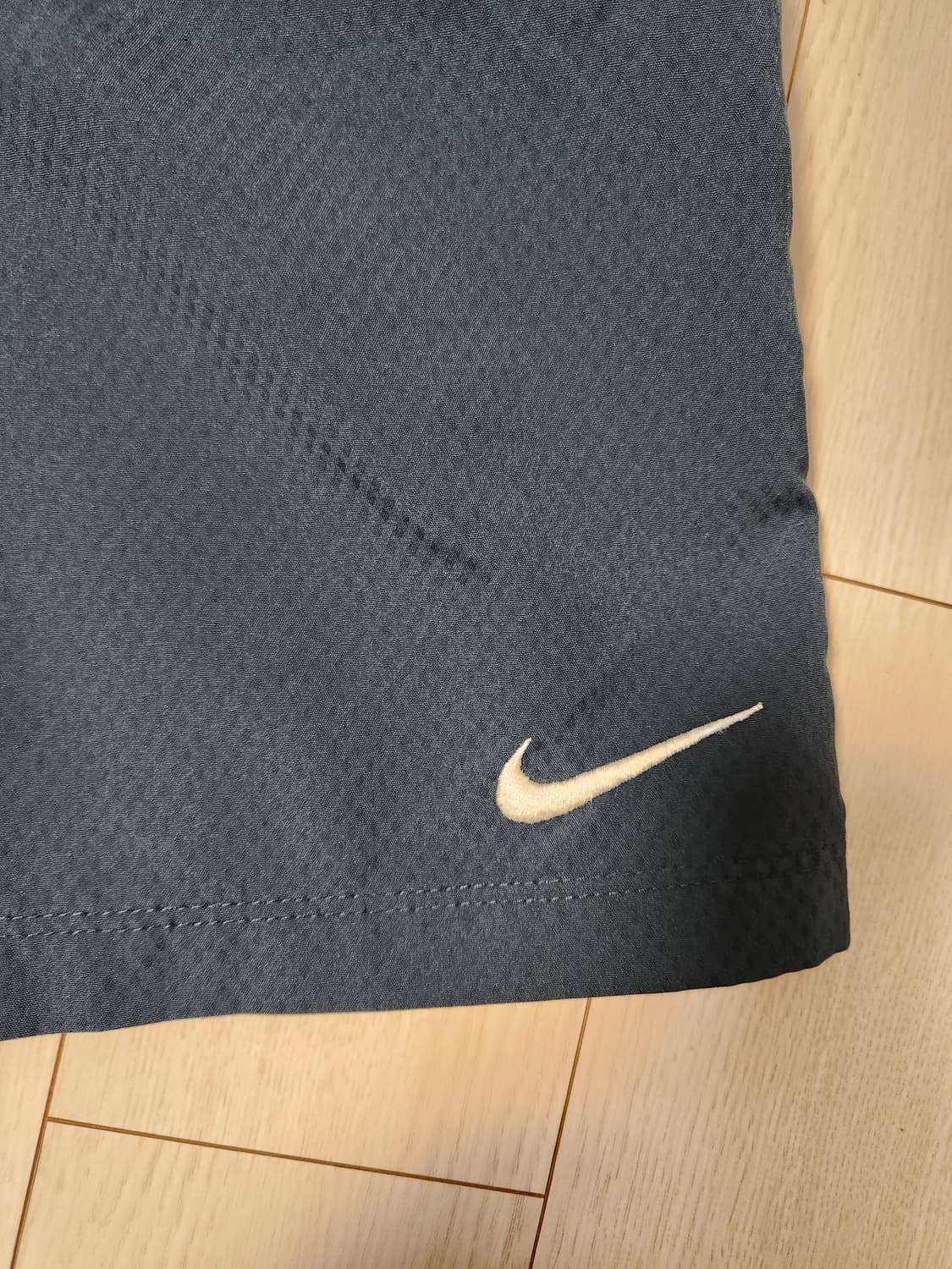 나이키 드라이핏 러닝 반바지 사이즈m

오염 하자 없이 깨끗해요^^

세 상품이미지2