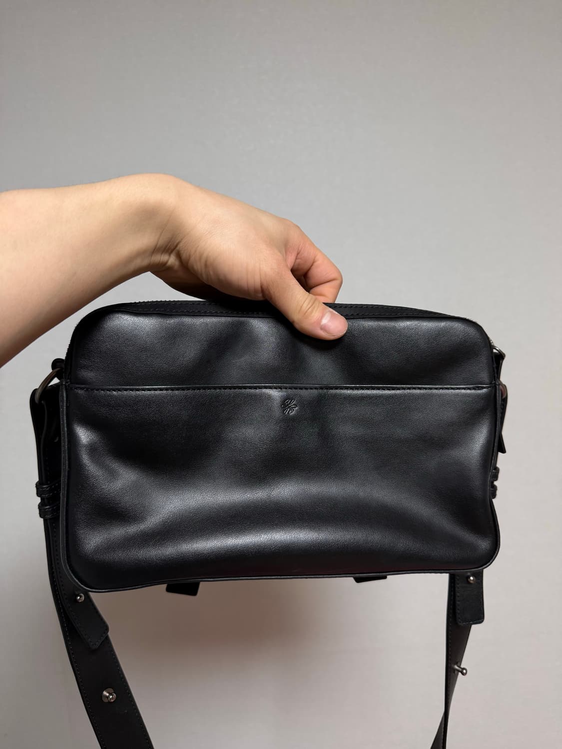 유스 카메라백 fw24 상품이미지4