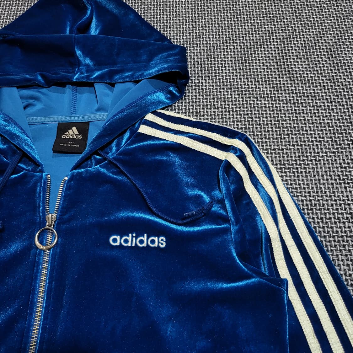 (여성) 아디다스 벨벳 트랙탑 후드 집업 (95) 상품이미지3