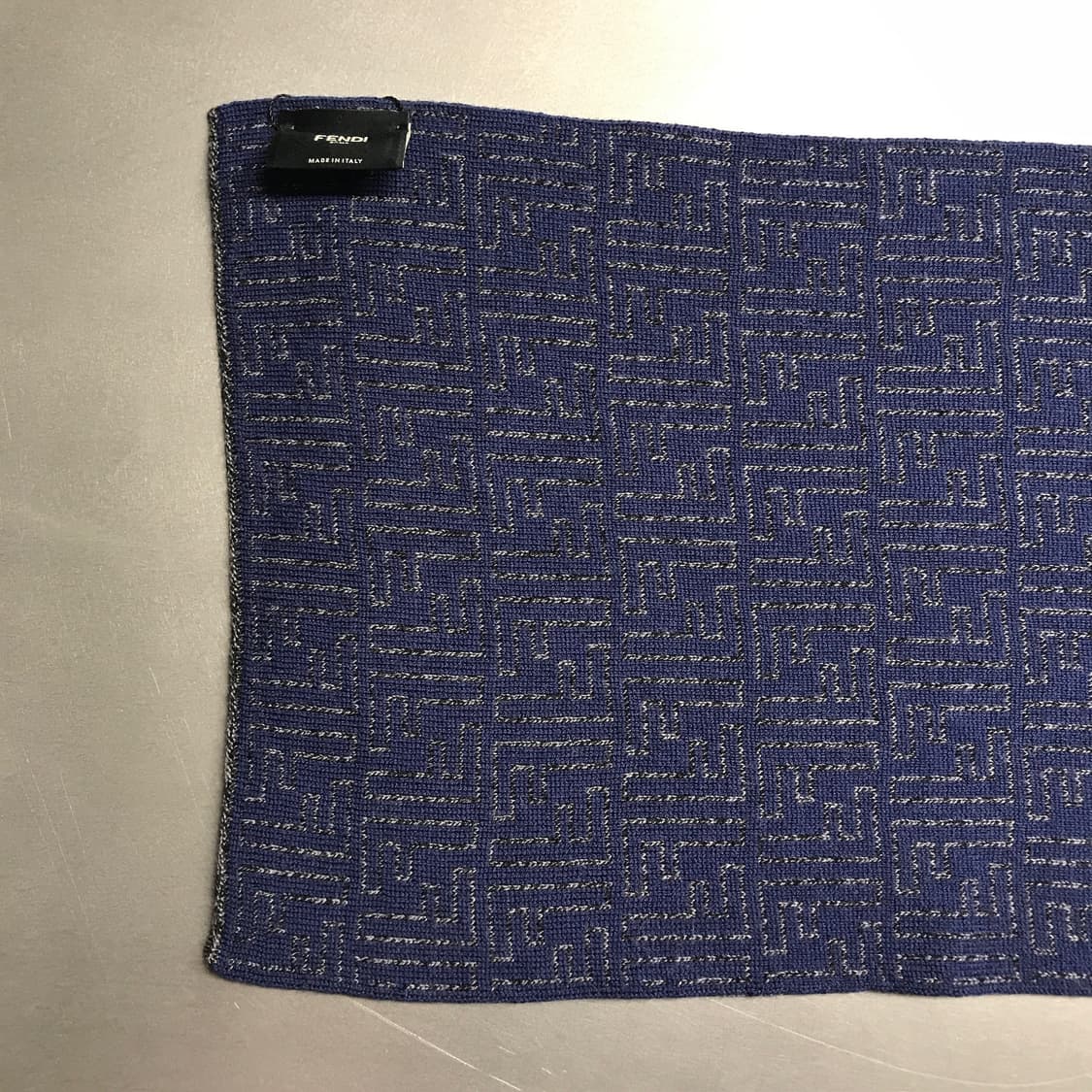 펜디 네이비/그레이 머플러 상품이미지4