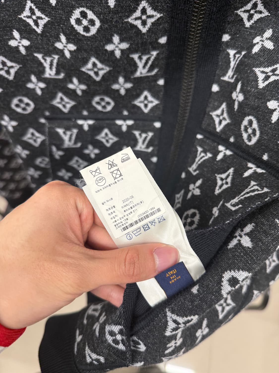 루이비통 모노그램 리버시블 블루종 M사이즈 백화점판 정품 상태좋음 상품이미지5