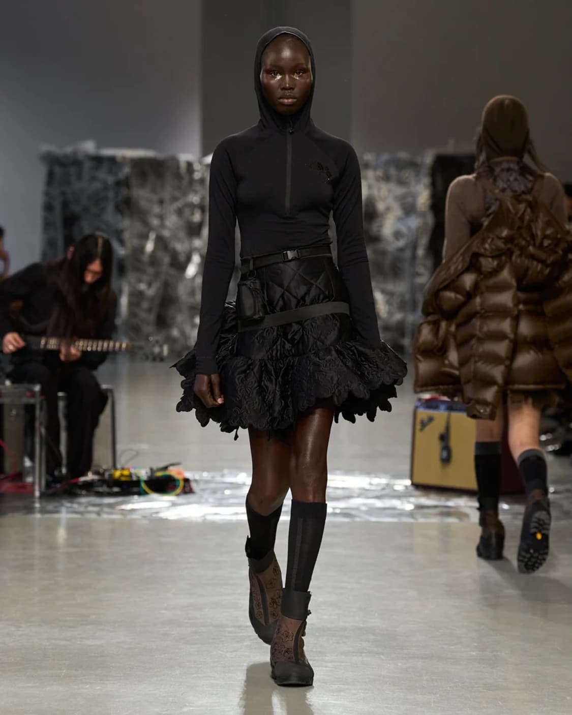 [XS,S,M,L]세실리에 반센 x 노스페이스 25fw 러플 후드티 상품이미지3