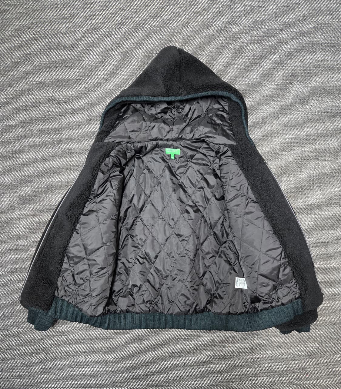 베네통 25ss 여성 뽀글이 후드 패딩 자켓 상품이미지4