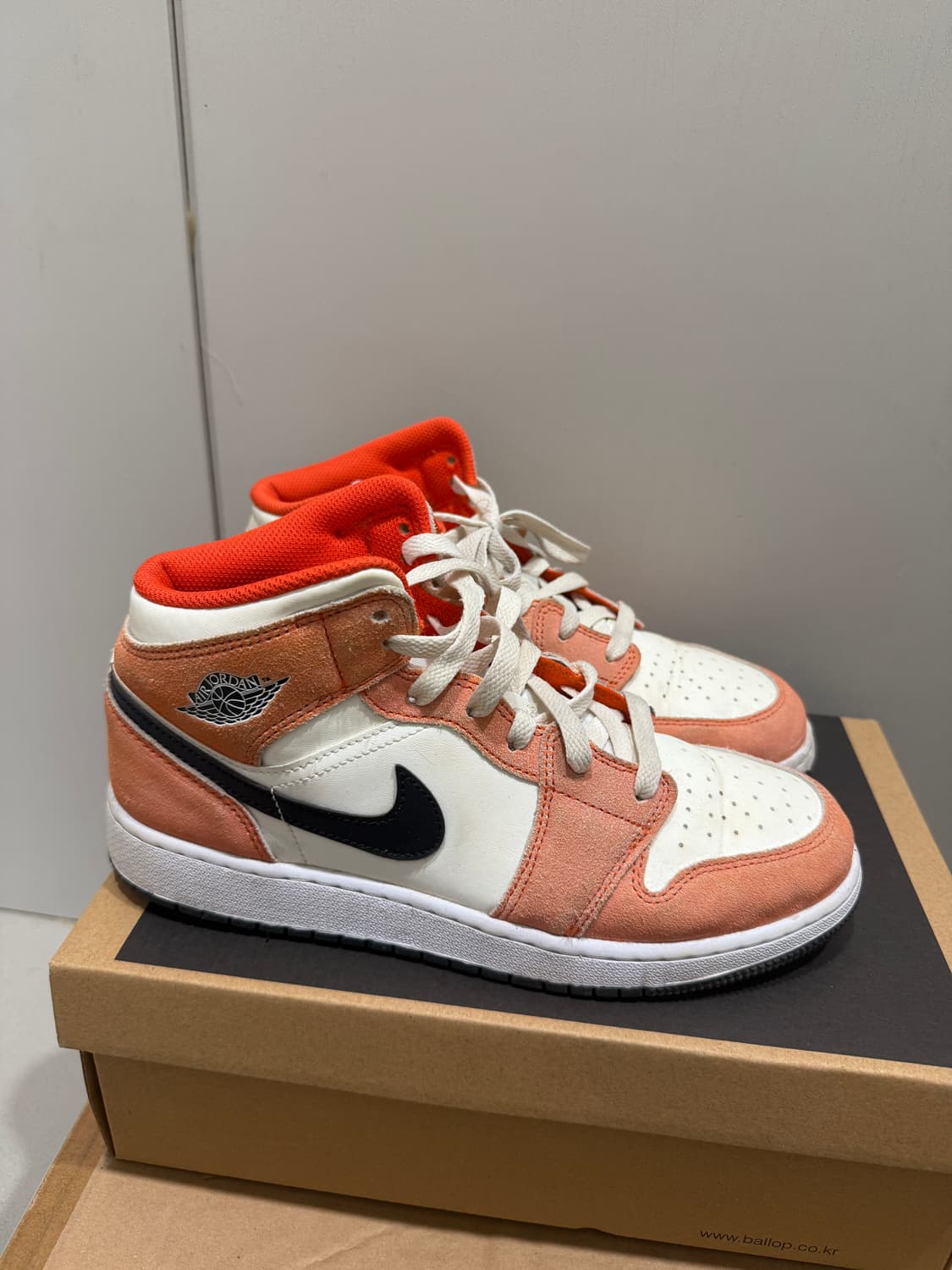 나이키 에어 조던 1 미드 SE 팀 오렌지 블랙 40/250 상품이미지1