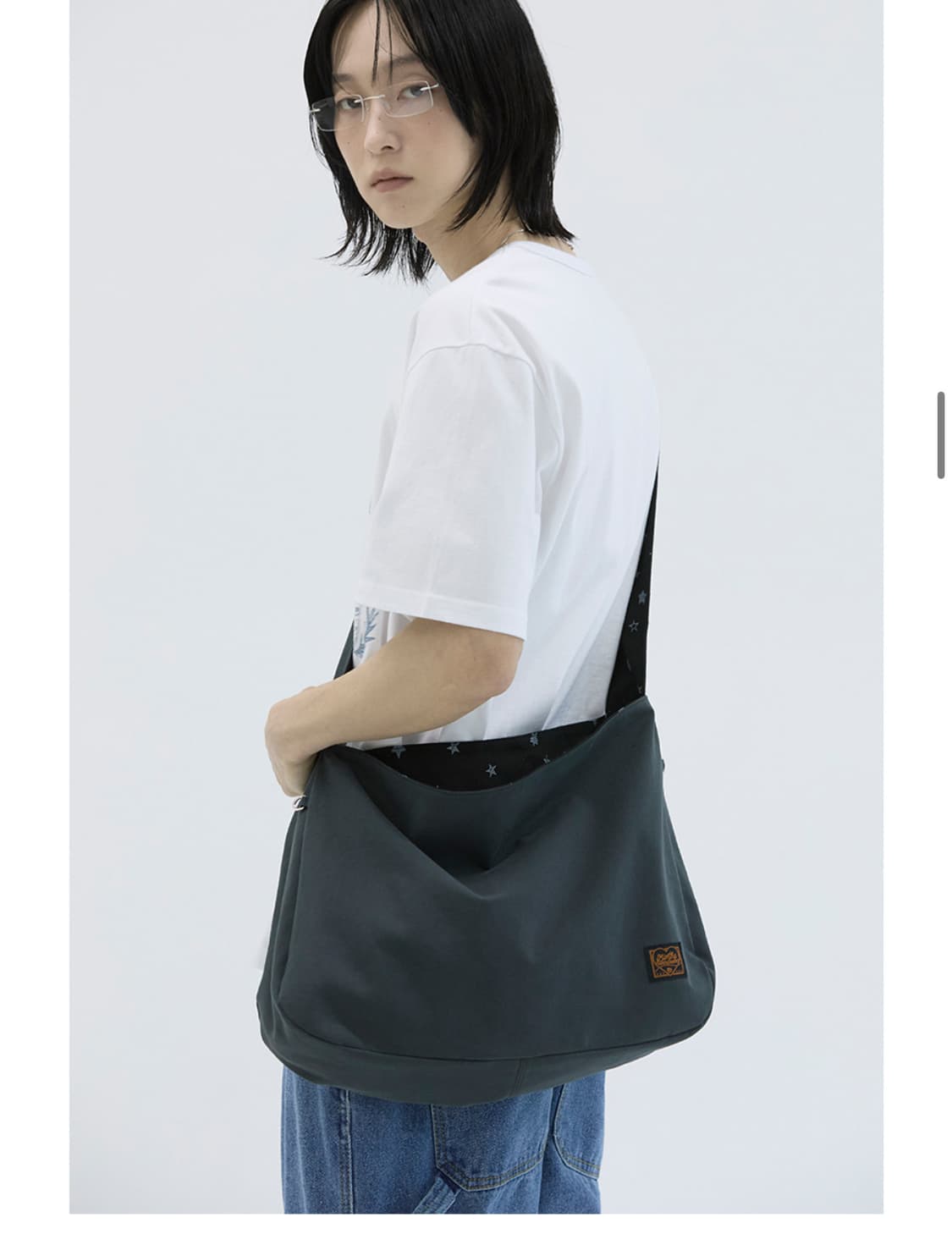 스타 프린팅 리버시블 백_ 블랙 & 차콜 상품이미지2