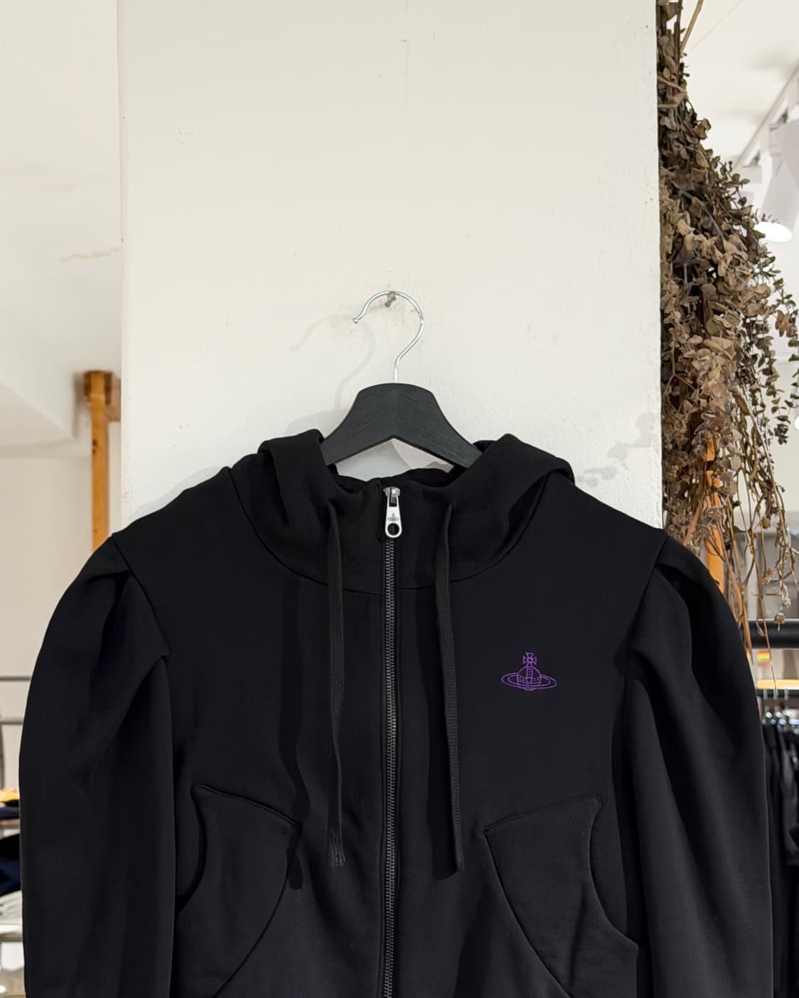 비비안웨스트우드 블랙 orb 크롭 래글런 퍼프슬리브 후디 집업 상품이미지4