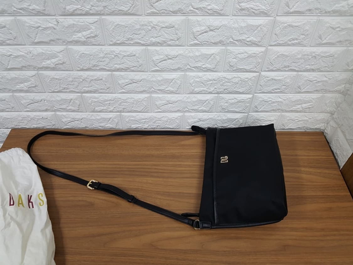 닥스 크로스백 (나이론) 상품이미지3