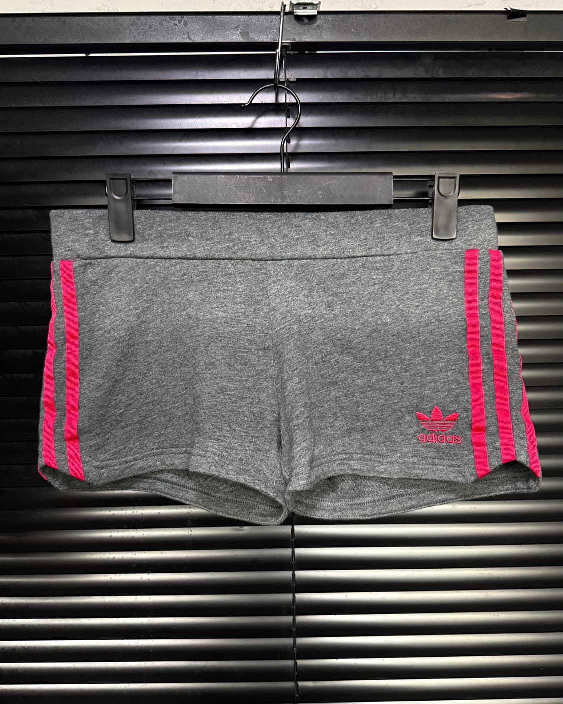 아디다스 삼선 핫팬츠 숏츠 반바지 차콜 핑크 xs 갸루 로리걸 고스 펑크 상품이미지1