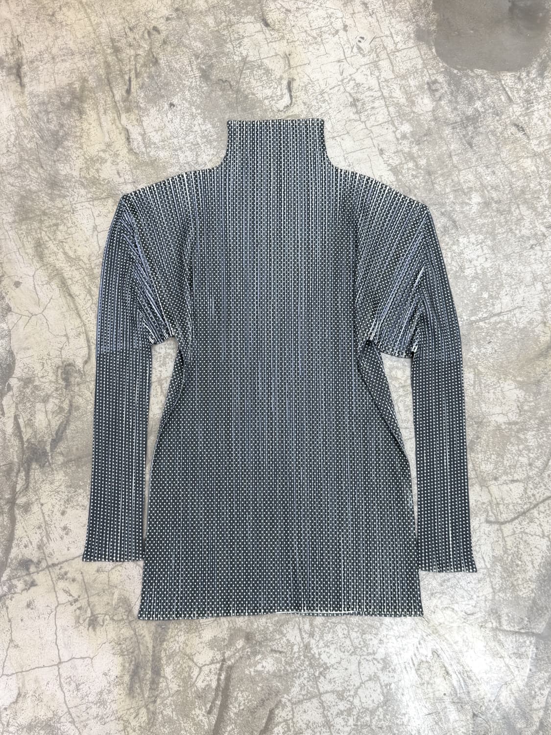 플리츠플리즈 도트 하이넥 플리츠 탑 상품이미지3