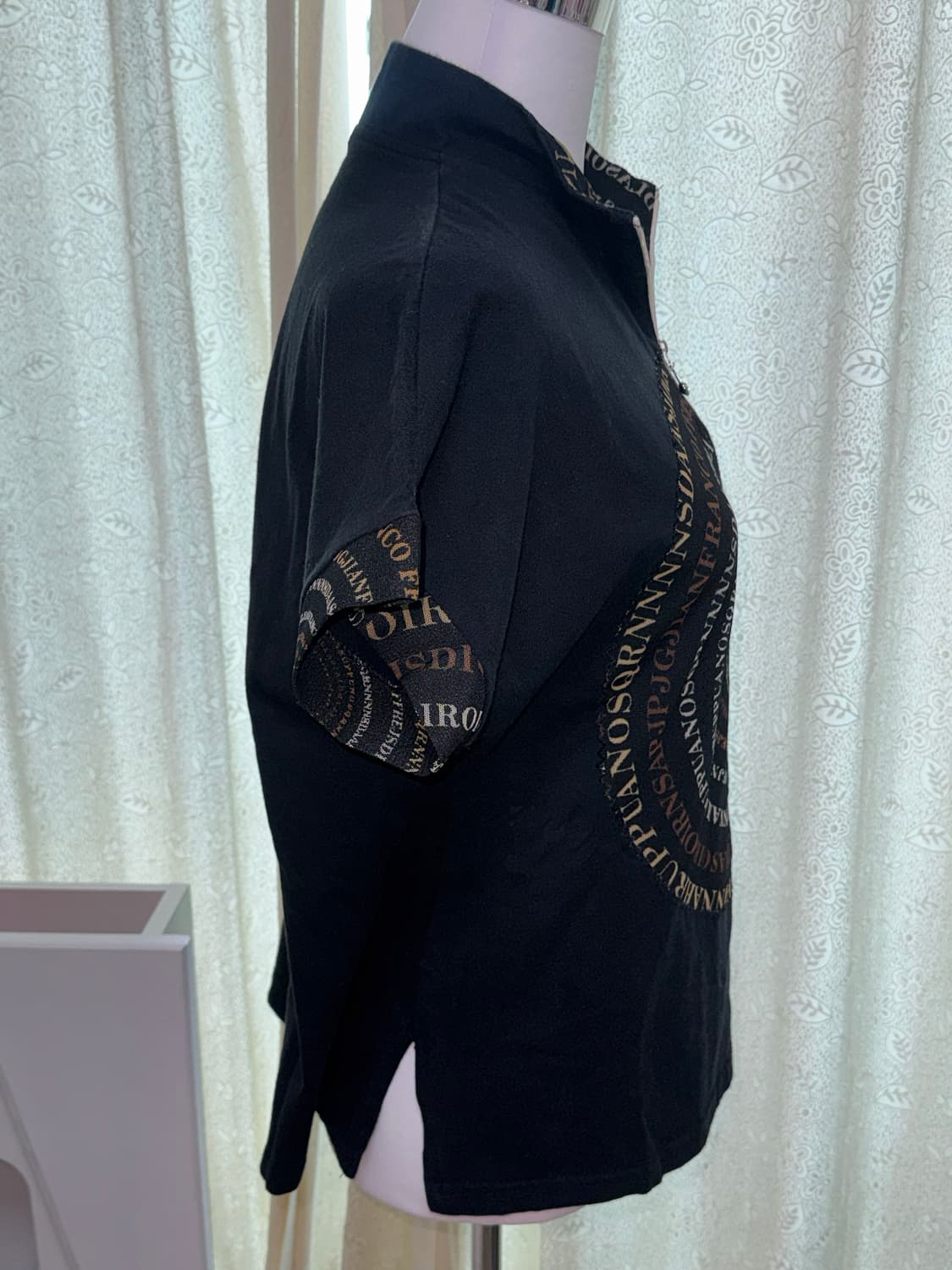 Half-Zip Graphic Print Short-Sleeve 상품이미지4