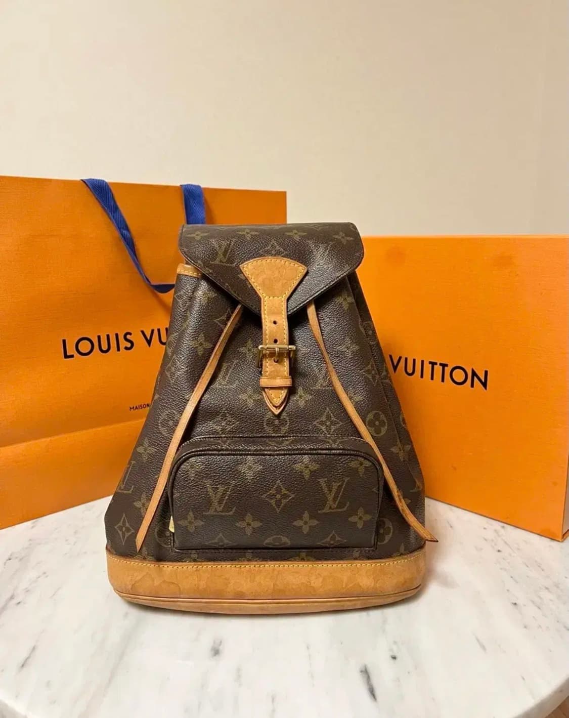 루이비통 몽수리 백팩 pm 상품이미지1