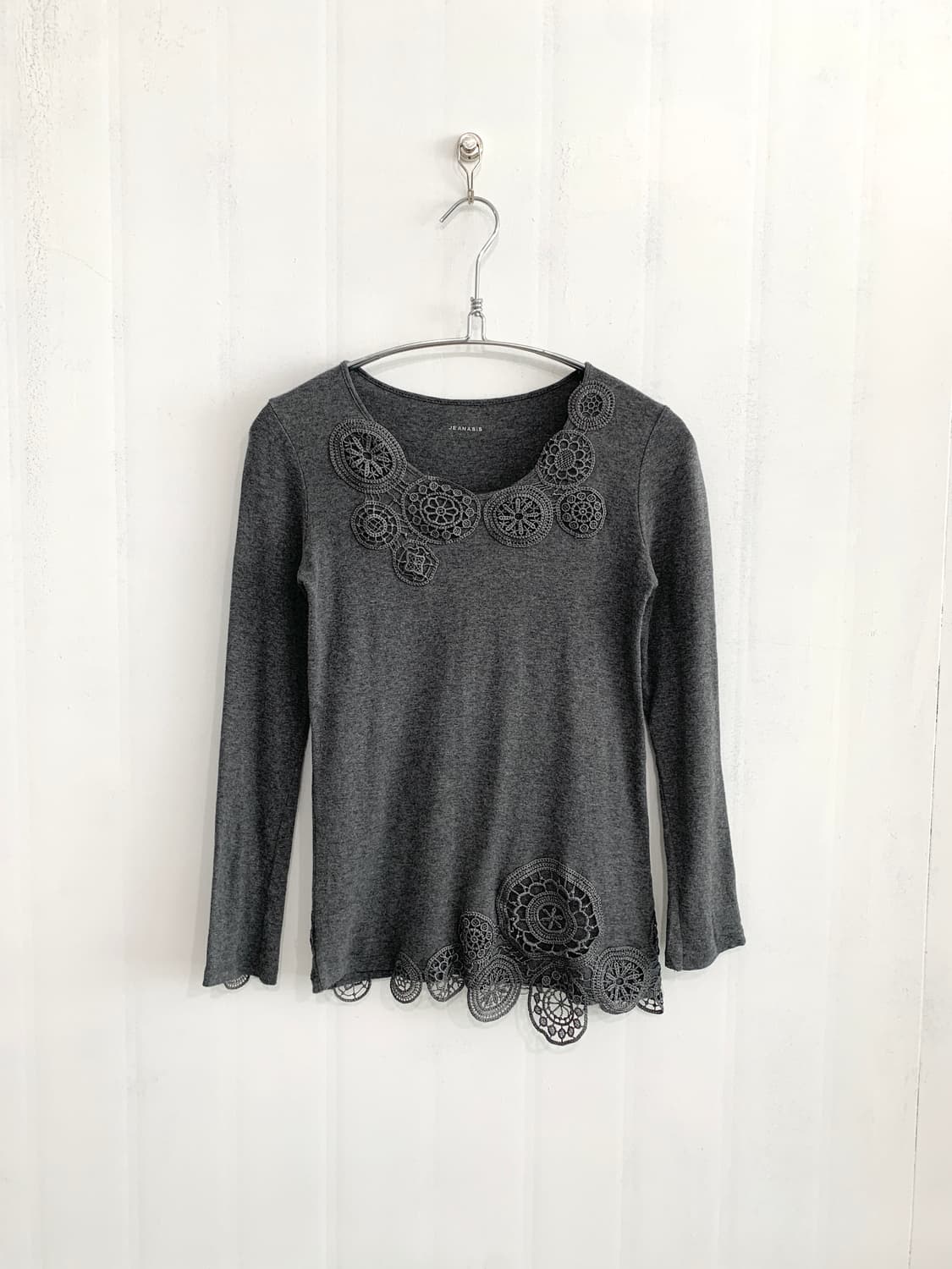 Charcoal Crochet Detail Long Sleeve 상품이미지1