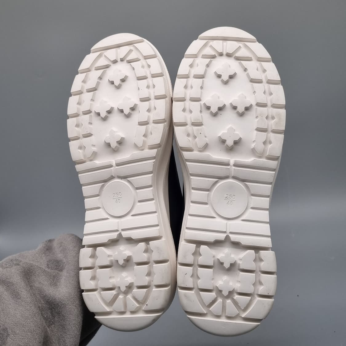 베라왕 슈퍼라이트 통굽 가죽 스니커즈250 상품이미지3